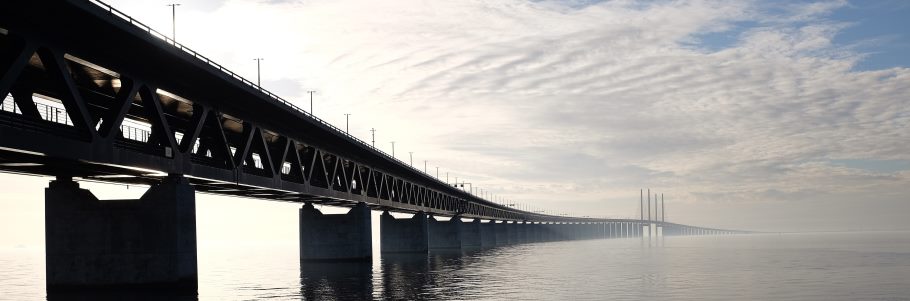 Image of a bridge to show university links