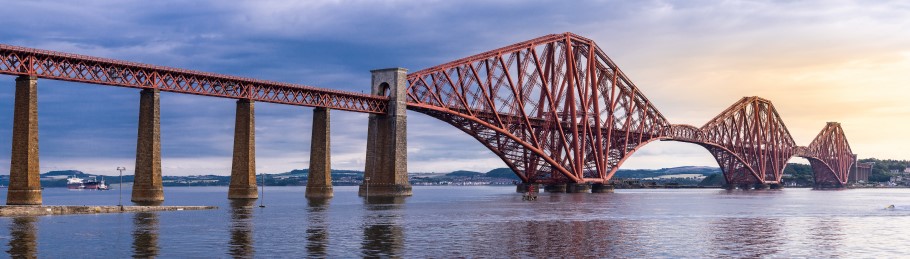 Image of the Forth Bridge in Scotland
