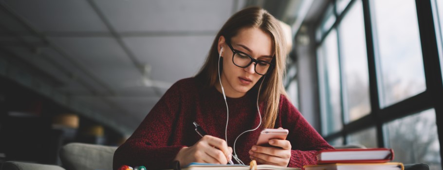 Image of a student applying for a degree apprenticeship