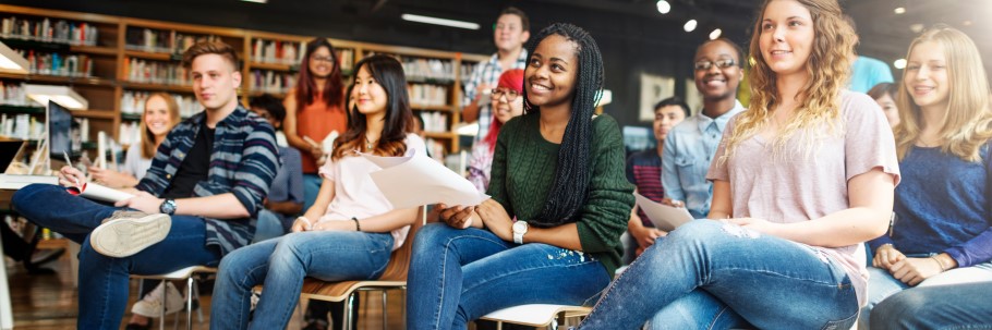 Image of a student group in an informal lecture