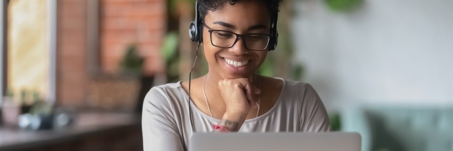 Image of a student working on a university application