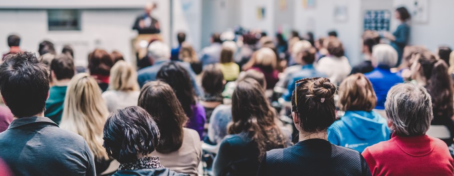 Image of a group of students and parents at a university open day